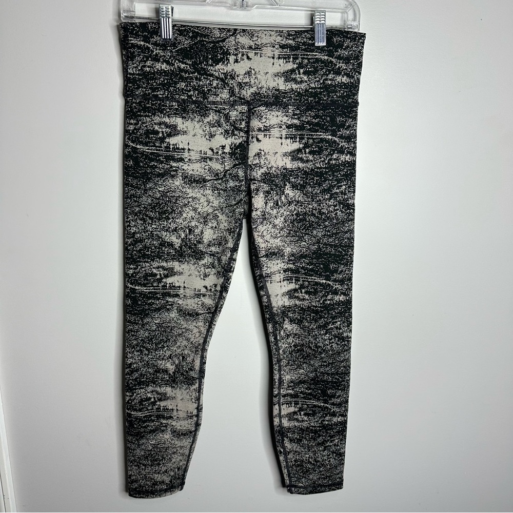Women’s Athleta Size Medium Elation Glades 7/8 High Waisted‎ Leggings